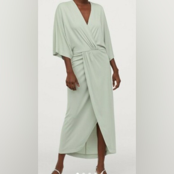 H&M NWT Black velvet kimono sleeve wrap dress size M - Picture 8 of 8